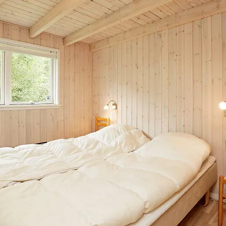 Three-bedroom Holiday In Saeby 12 *