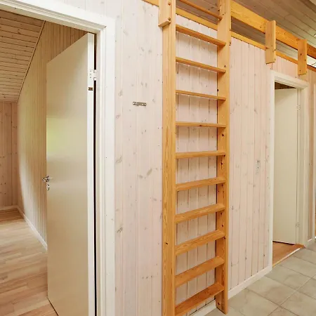 Vakantiehuis Three-bedroom Holiday In Saeby 12