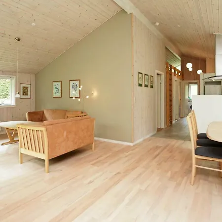 Three-bedroom Holiday In Saeby 12 Nordost