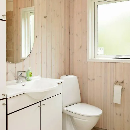 Three-bedroom Holiday In Saeby 12 * Nordost